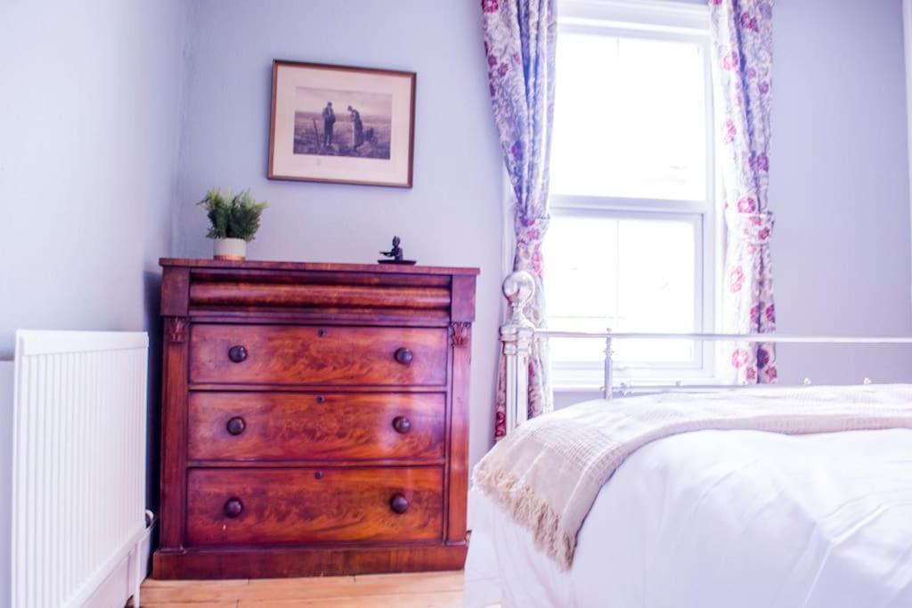 Lovely 3 Bed House In The Heart Of Cheltenham Esterno foto