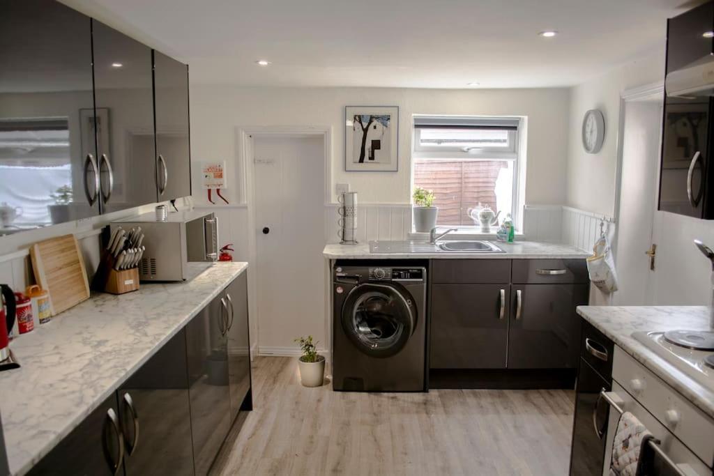 Lovely 3 Bed House In The Heart Of Cheltenham Esterno foto
